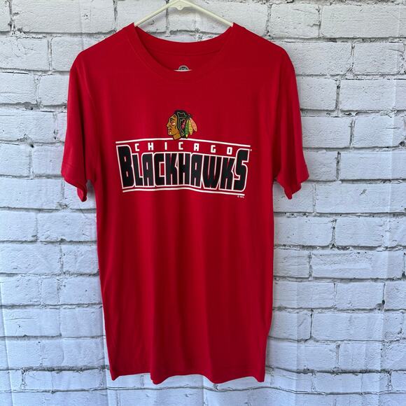 NWOT Chicago Blackhawks Sz Small Solid Red Short Sleeve Tee Officially Licensed - Picture 1 of 6